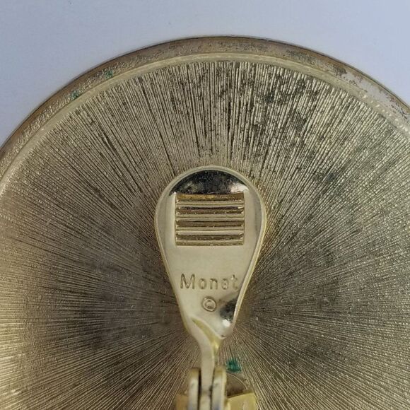 Vintage Monet Cream Enamel Round Clip On Earrings, Retro 90s Style Estate - Picture 5 of 7